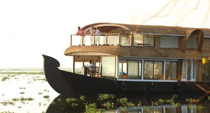 BOATCO ALLEPPEY PRIVATE LIMITED Room Type - Leia Cruise 3 bed room Ultra Luxury Houseboat