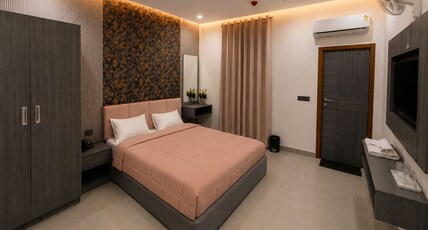 Golden Plaza Room Type - Standard Room 106 with Air Conditioning