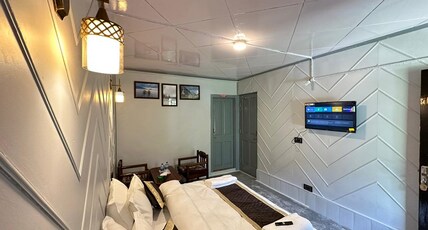 Waterfront Pine Pahalgam Room Type - Semi Deluxe Mountain View Room + Free Welcome Drink