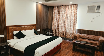 Hotel Mayur by RoomsInc Room Type - Executive Roomsinc (Double Bed) Hotel Mayur by RoomsInc Room Type - Executive Roomsinc (Double Bed)