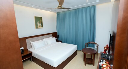 LE ROYALE PALACE Room Type - Deluxe King Room
