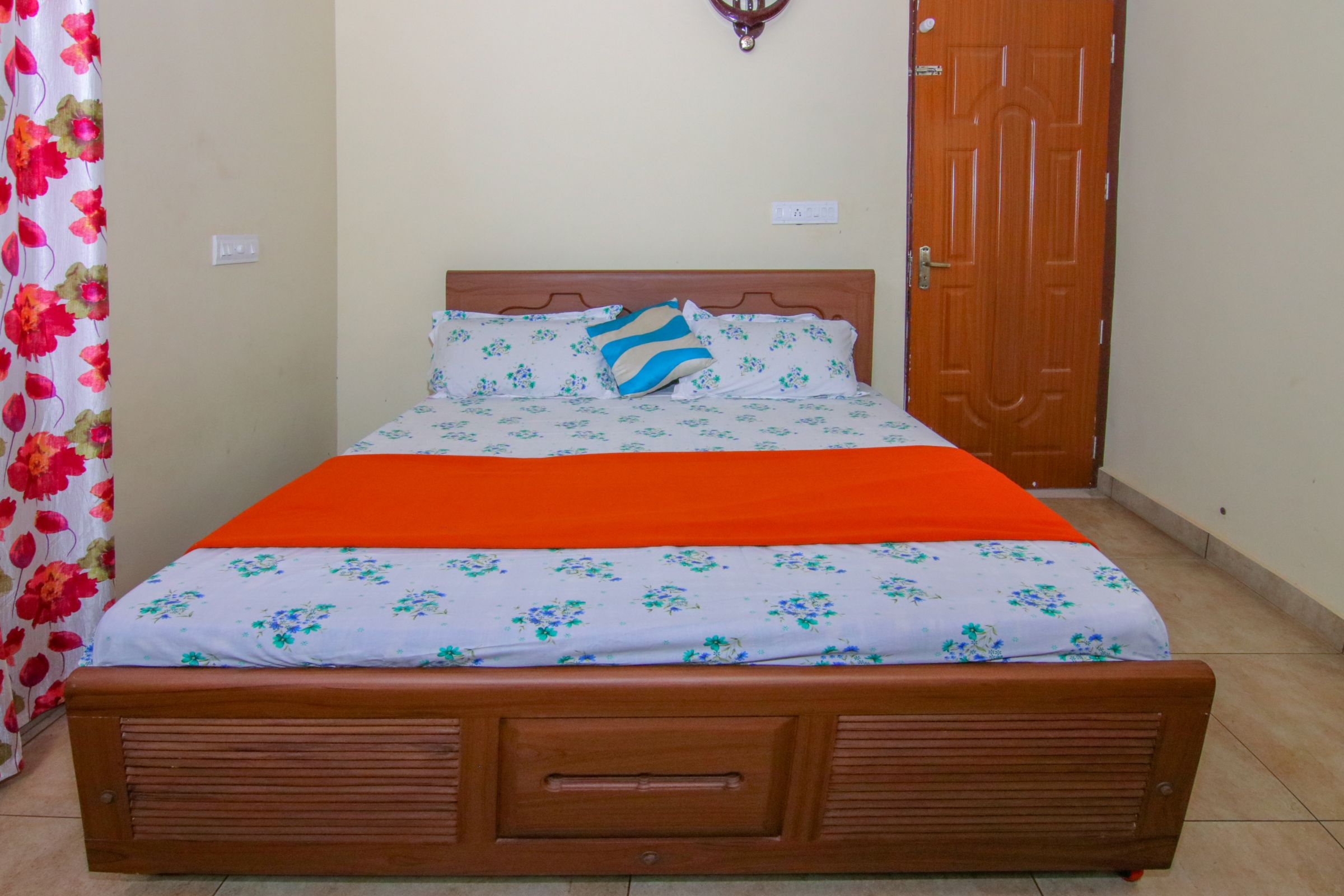 Citadel Holiday Home-2 BHK Homestay - Tap to explore photos