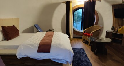 Sarovara Room Type - Room with spalsh pool and rooftop dining