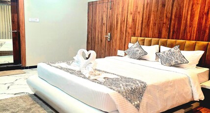 Hotel Pratima Heritage Room Type - PREMIUM ROOM