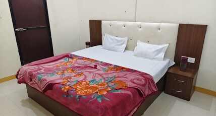 Shree dev kripa guest house Room Type - Bedroom 3 with hot water ( geyser)