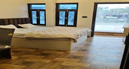 Hotel Hariom Paradise Room Type - Deluxe With Balcony Room
