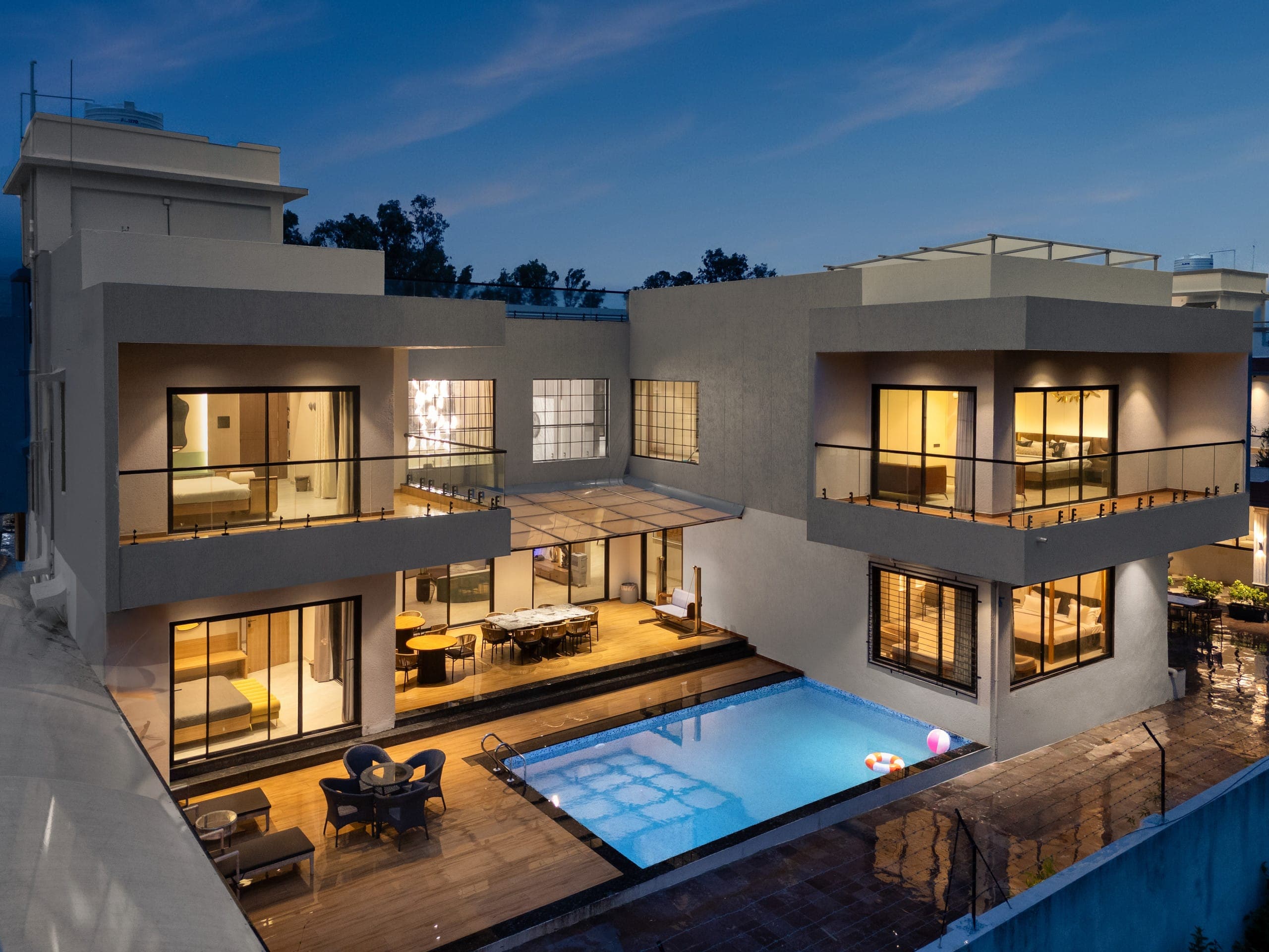 Stayscape Evergreen Escape 11BHK Villa Lonavala Huge Lawn - Tap to explore photos
