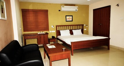 HotelAlwin Room Type - Deluxe Double AC
