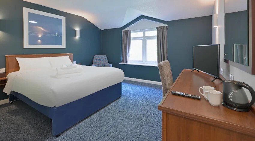 Travelodge Nottingham Wollaton Park - Tap to explore photos
