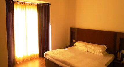 Barog Villa Homestay Room Type - Deluxe Room