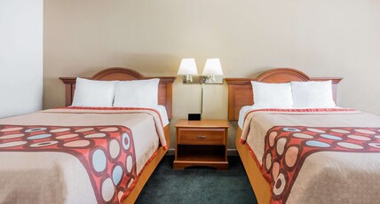 Super 8 by Wyndham Greensboro Room Type - 2 Double Beds, Non-Smoking
