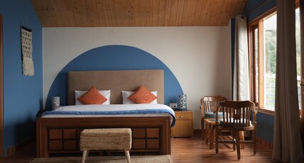 Aagaman Room Type - Valley view Room with Balcony)