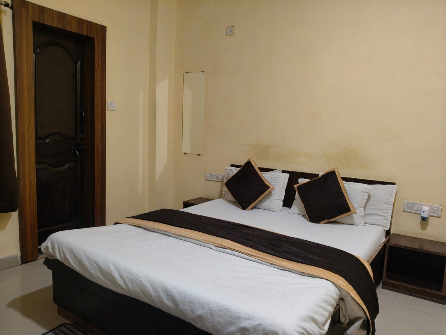 Hotel Annapurna Inn, Wardha - Tap to explore photos