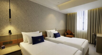 Grand Continent Hotel, Near Sector 44, Gurugram Room Type - Deluxe Twin Room