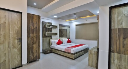 hotel Krishna Palace Room Type - Deluxe Room