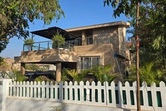 Coco Villa with Private Pool, Karjat