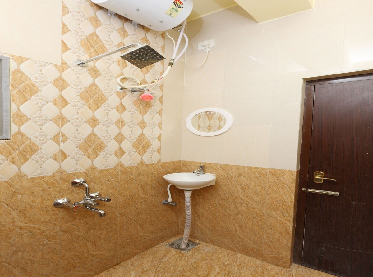 ITS SOUTH EAST RESIDENCY CHENNAI - Tap to explore photos