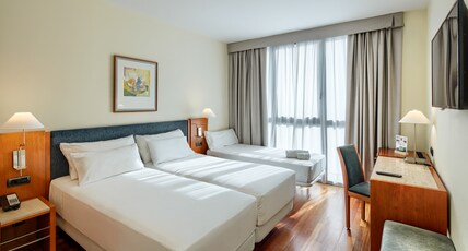 Sercotel Cornella Barcelona Room Type - Familiar Twin -2-1