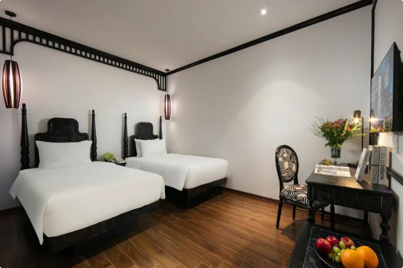 Hanoi Le Chateau Hotel - Tap to explore photos