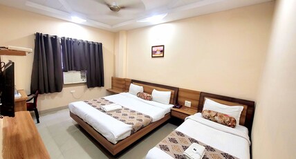Hotel Sakhi Inn by Urban Galaxy Near Golden Temple Room Type - Deluxe Triple Bed