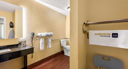 Best Western Corbin Inn Room Type - Accessible - 1 King, Mobility Accessible, Bathtub, Non-Smoking, Continental Breakfast