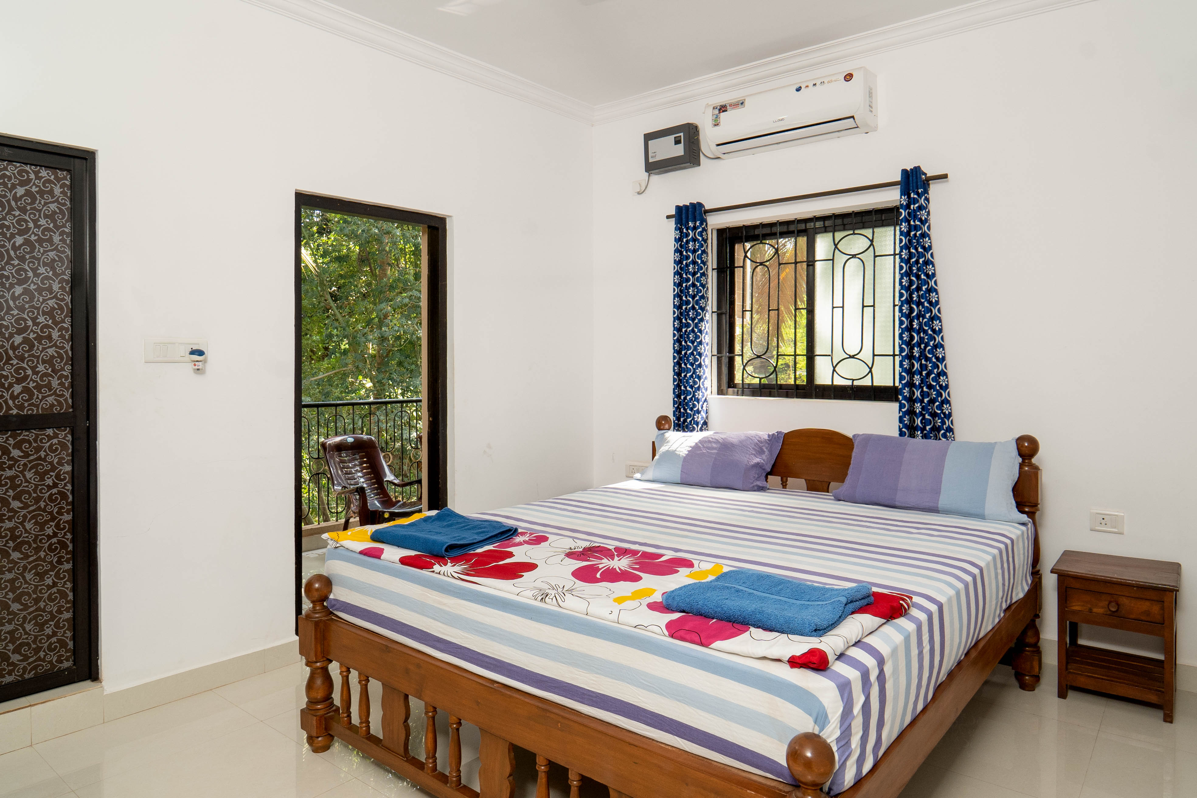 esha apartment - Tap to explore photos
