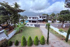 Dolmens Valley Retreat in Marayur