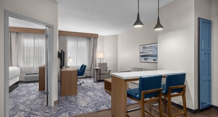 Candlewood Suites ALEXANDRIA, an IHG hotel Room Type - 1 Queen 1 Bedroom Suite Comm Access Tub