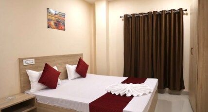 Regal Guest House Room Type - Deluxe AC Room