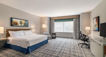 Hilton Garden Inn Arlington-Shirlington Room Type - 1KNG MOB HEARING ACC W TUB