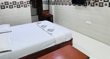 Hotel Shree International Lodging and Boarding Room Type - Deluxe AC Room