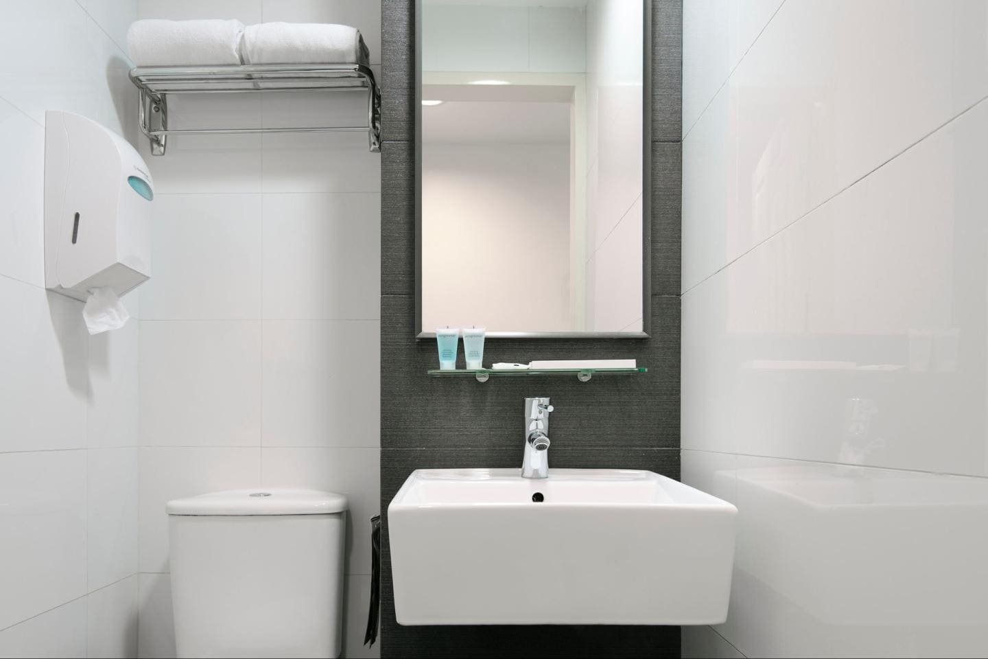 Value Hotel Balestier - Tap to explore photos