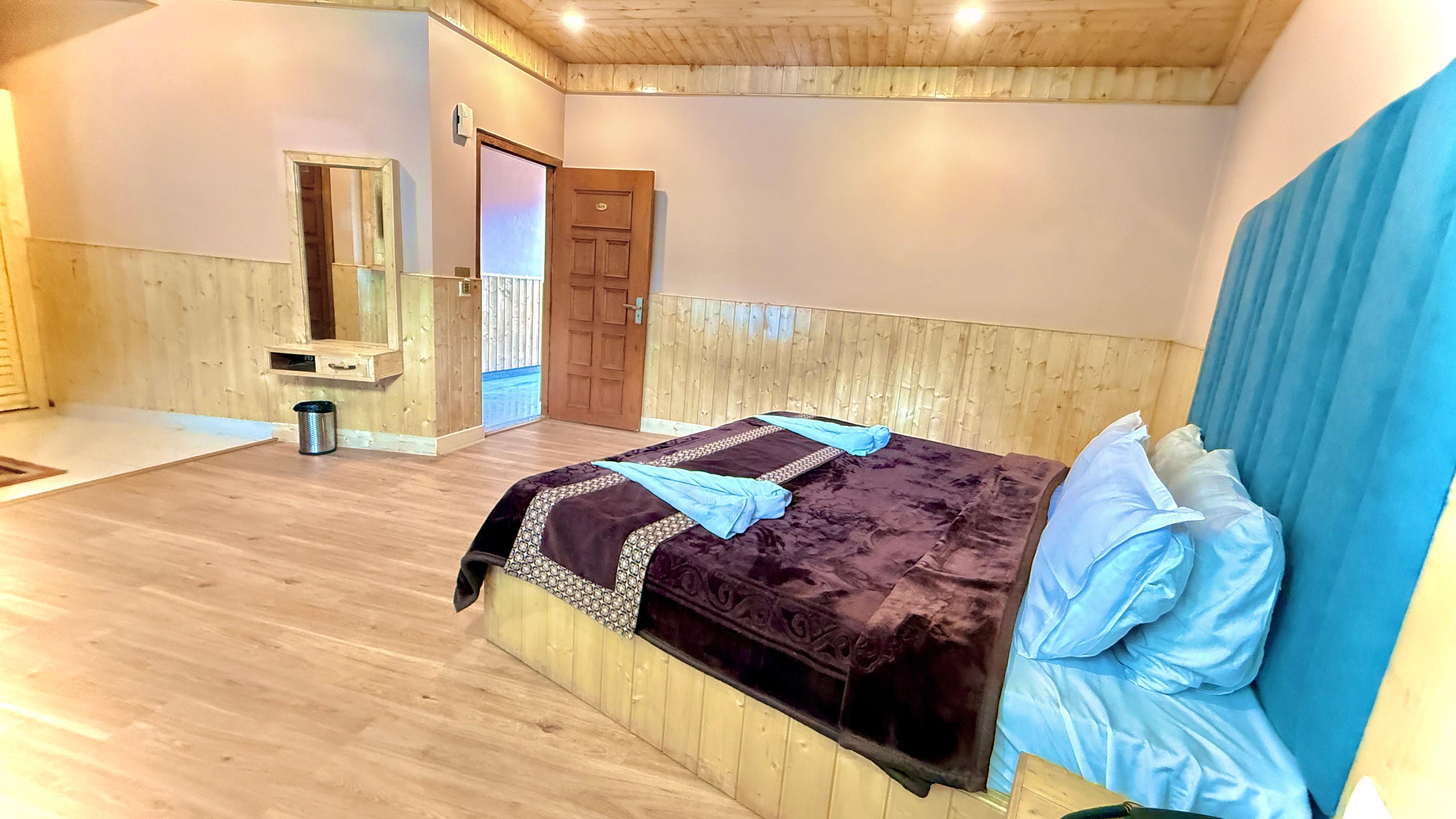 Hotel Manali Mahal by Hazel Hotels - Near Mall Road Walk in Distance - Tap to explore photos