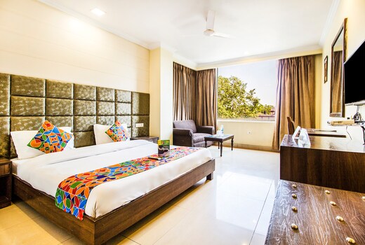 FabHotel Aay Kay