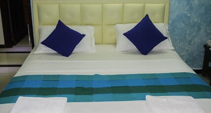 Saasha City Hotel Room Type - Deluxe Double Room
