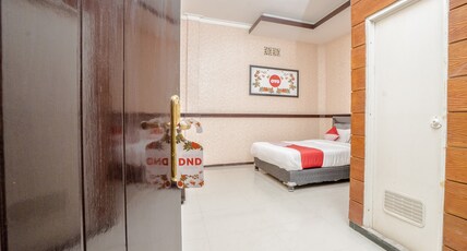 Hotel O Central Batu Near Jatim Park 3 Formerly Bunga Matahari Hotel Room Type - Indonesia Standard Double Hotel O Central Batu Near Jatim Park 3 Formerly Bunga Matahari Hotel Room Type - Indonesia Standard Double