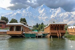 Houseboats by Vanda