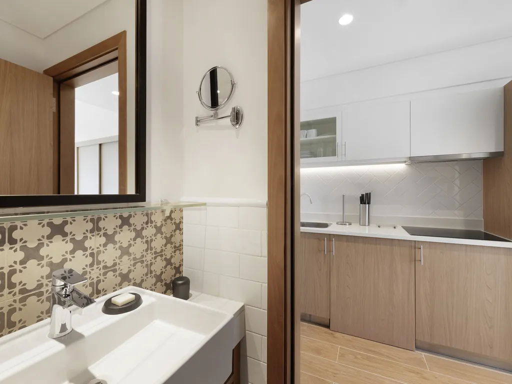 Aparthotel Adagio Dubai Gold District Room Type - Studio Premium with Balcony