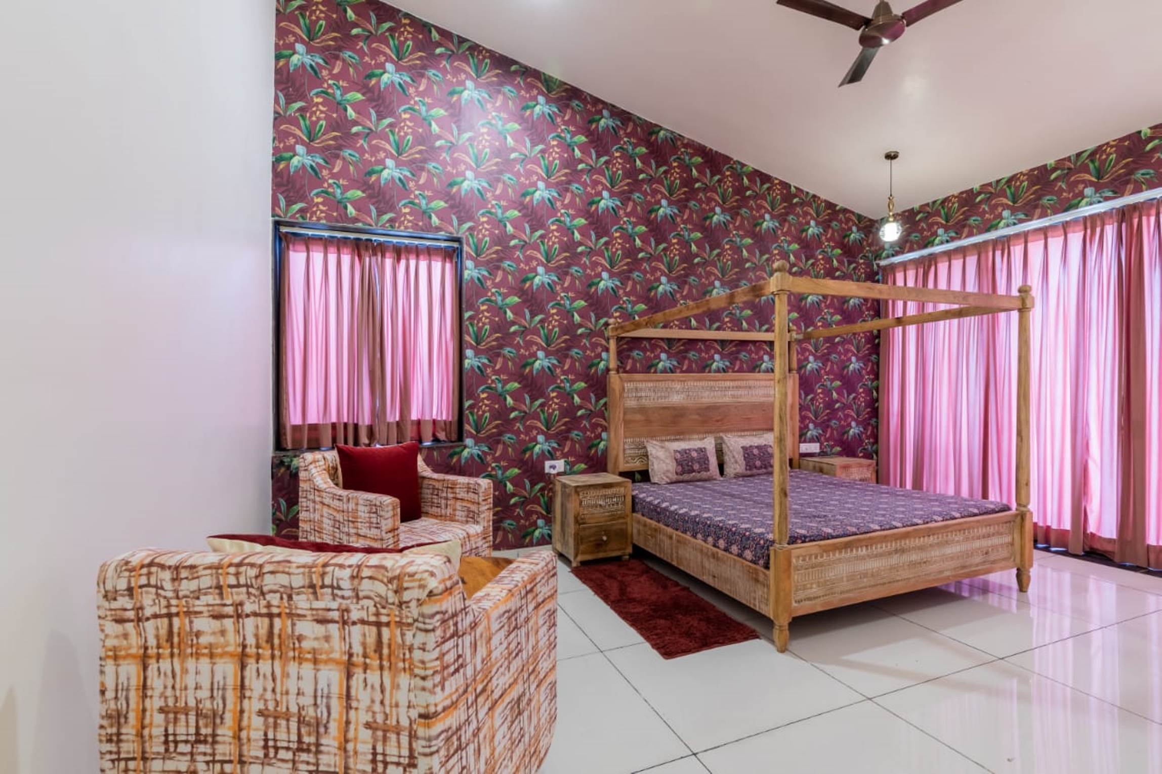 Pyra Prangan - Tap to explore photos