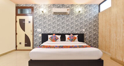 FabHotel Moon Stone, Near Jawahar Circle - World Trade Park Room Type - DeluxeRoom