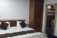 Hotel Crown Expo 2
