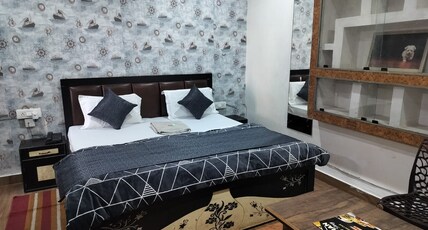 Radha Homestay Room Type - king room