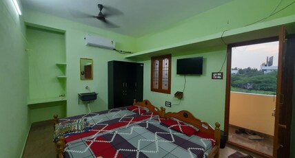 Viki Stays Room Type - Deluxe Non AC