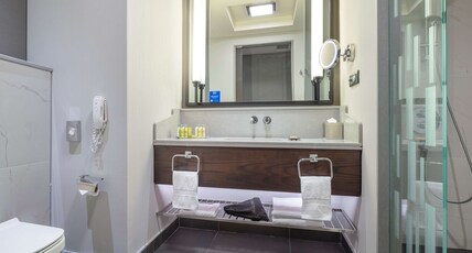 Hilton Istanbul Bakirkoy Room Type - TWIN GUEST ROOM W  VIEW