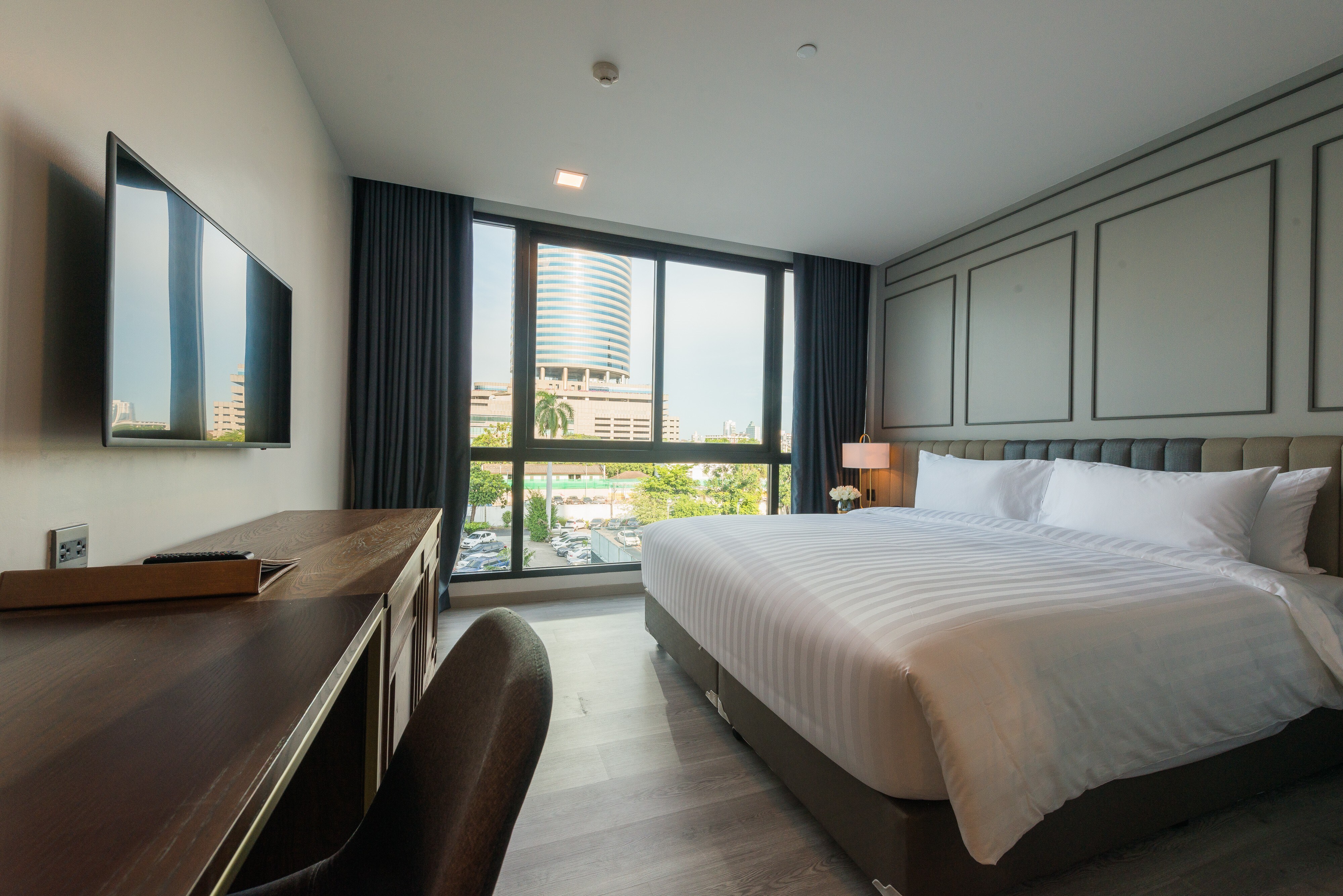 Maven Stylish Hotel Bangkok - Tap to explore photos