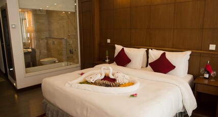 Himalayan Front Hotel Room Type - Deluxe Double with Mountain View & Bathtub Himalayan Front Hotel Room Type - Deluxe Double with Mountain View & Bathtub