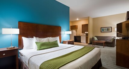 Best Western Plus Patterson Park Inn Room Type - Suite-1 King Bed, Non-Smoking, Full Kitchen, 39 Inch Led Television, Sofabed, Full Breakfast Best Western Plus Patterson Park Inn Room Type - Suite-1 King Bed, Non-Smoking, Full Kitchen, 39 Inch Led Television, Sofabed, Full Breakfast