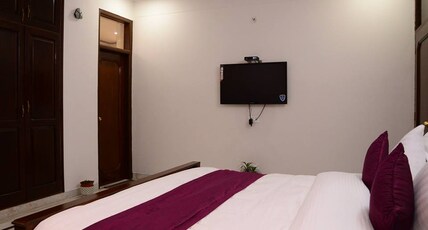 HOTEL SUKHVILAS Room Type - Super Deluxe Room