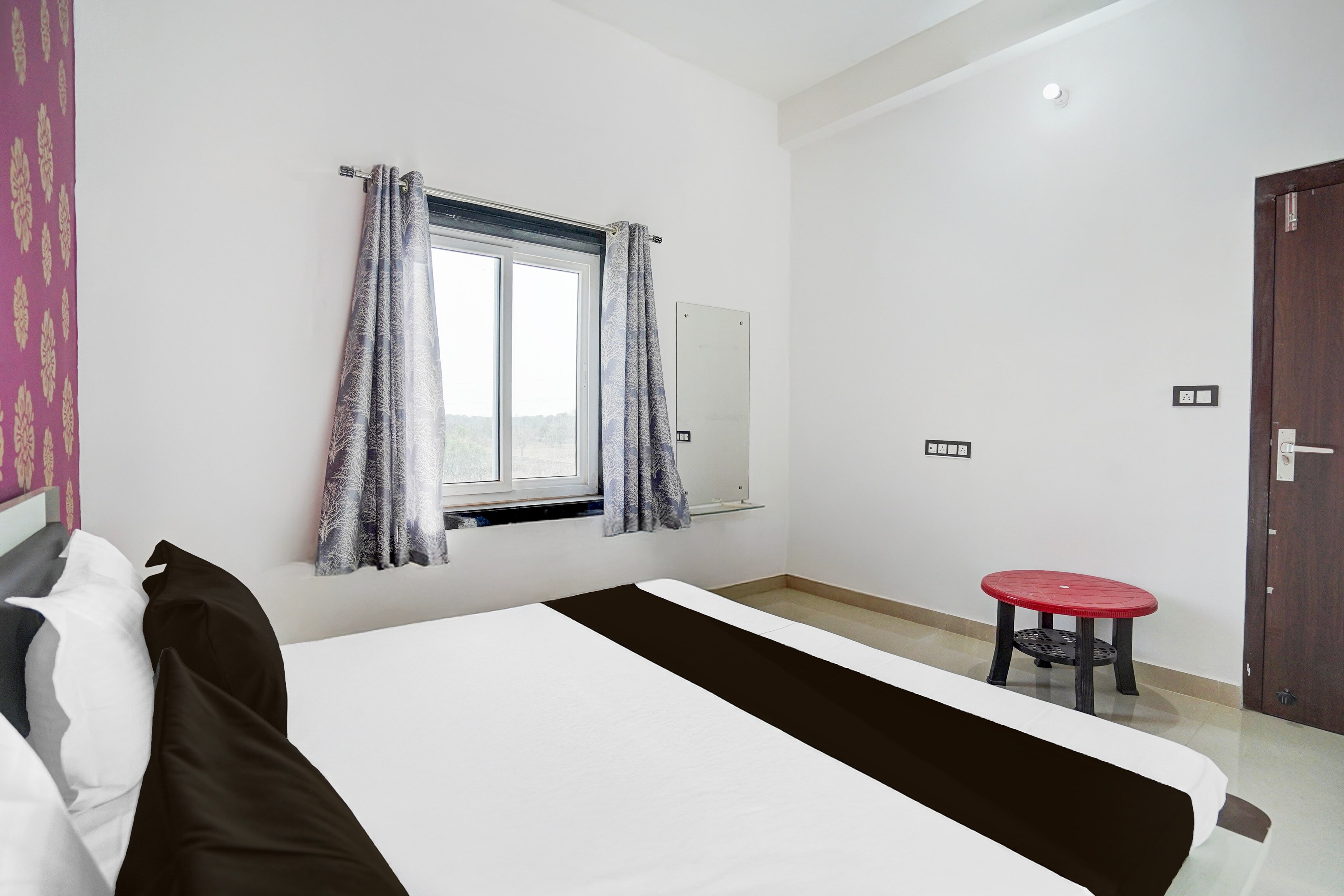 Hotel O Udayraj and Restuarant - Tap to explore photos