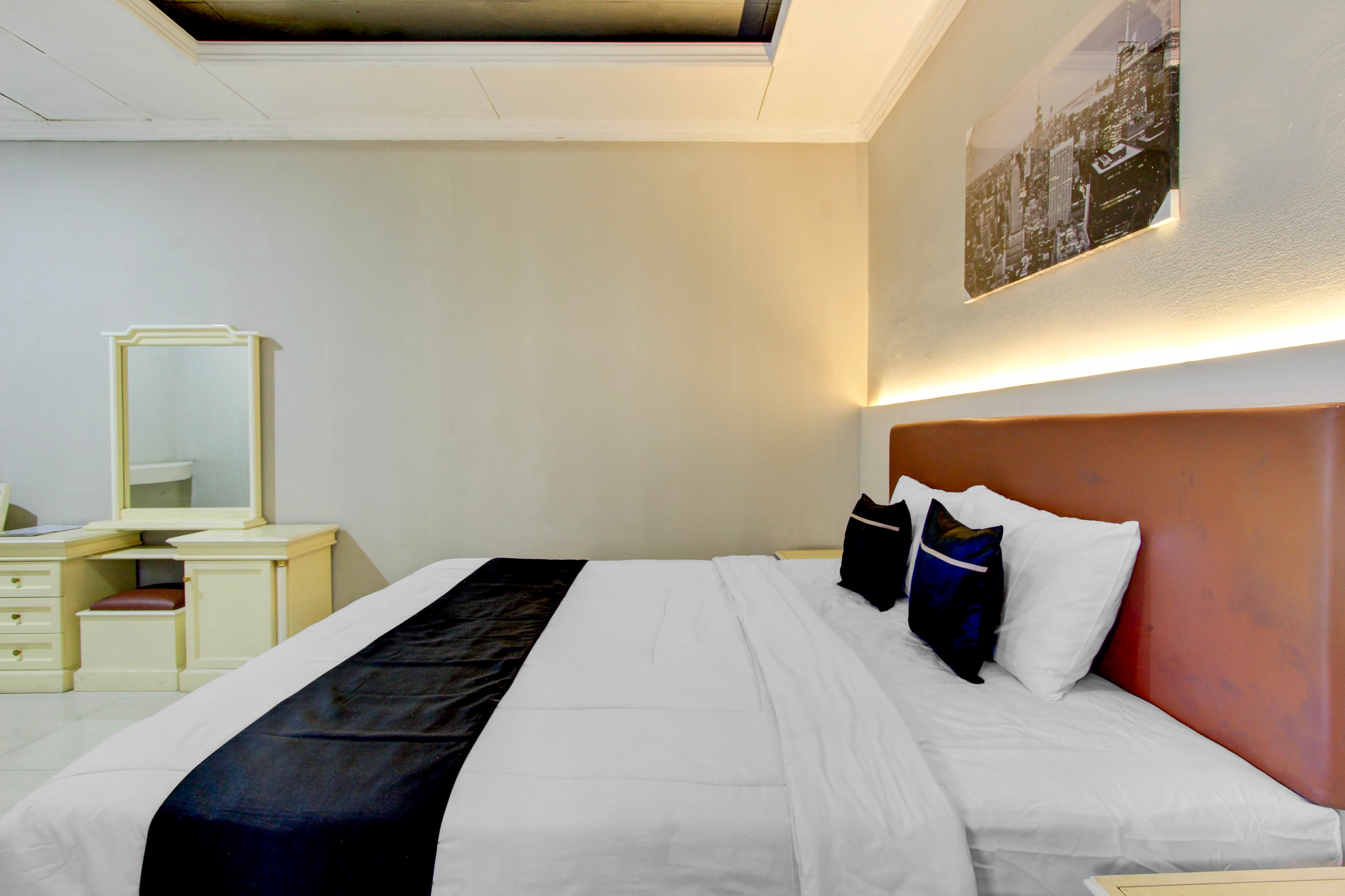 OYO 3934 Hotel Istana - Tap to explore photos
